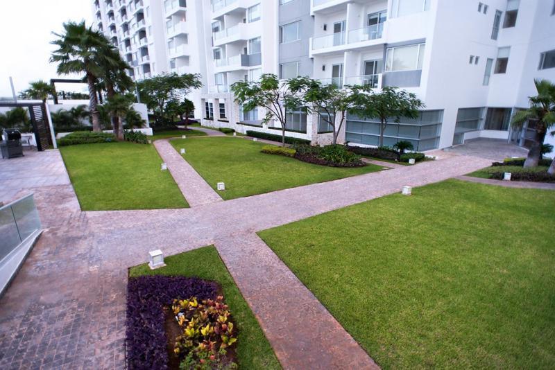 Malecon Rentals Cancún Exteriör bild